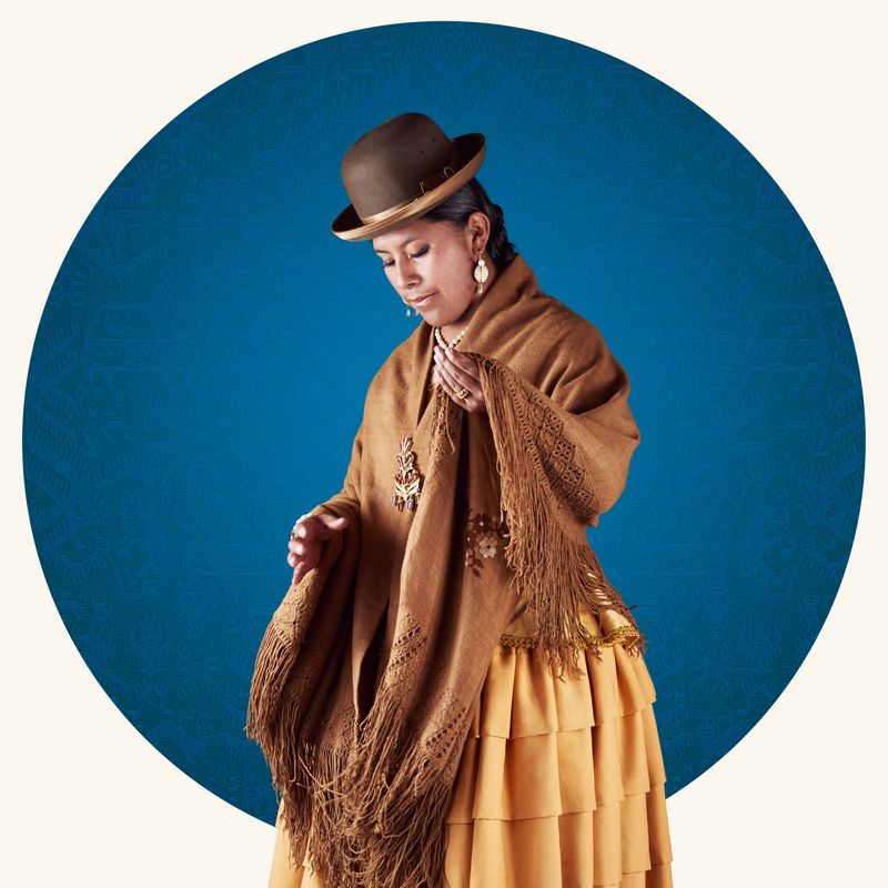 © Blast Delphine - Portrait of a cholita posing in a studio in La Paz, Bolivia, March 2016