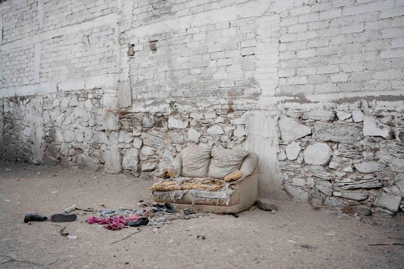 © Blast Delphine - A dilapidated sofa, working-class suburb of Queretaro, Mexico City, March 2025.
