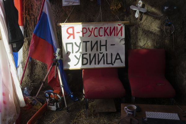© Cecilia Frollano - Protest poster "I'm Russian, Putin is a killer" hung in the shelter of Y., 49. Navur, Armenia, 9/6/2023