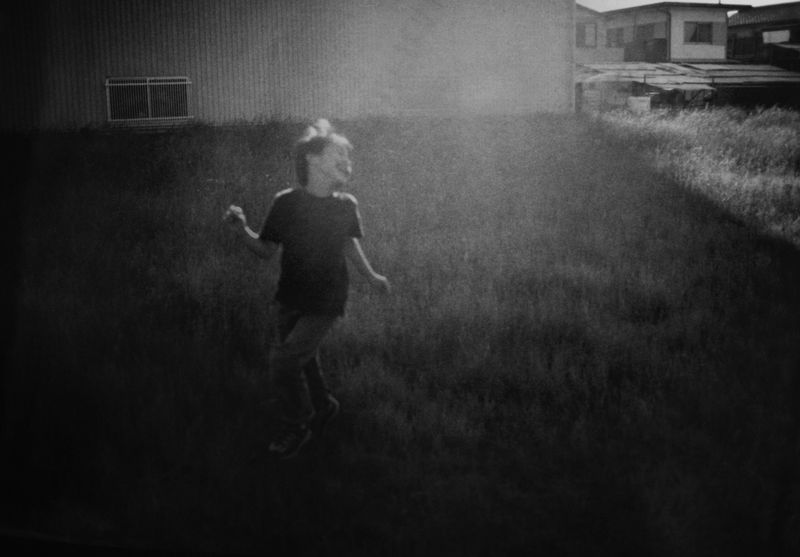 © Eriko Masaoka - Image from the TSUBUTSUMI / 粒神 photography project
