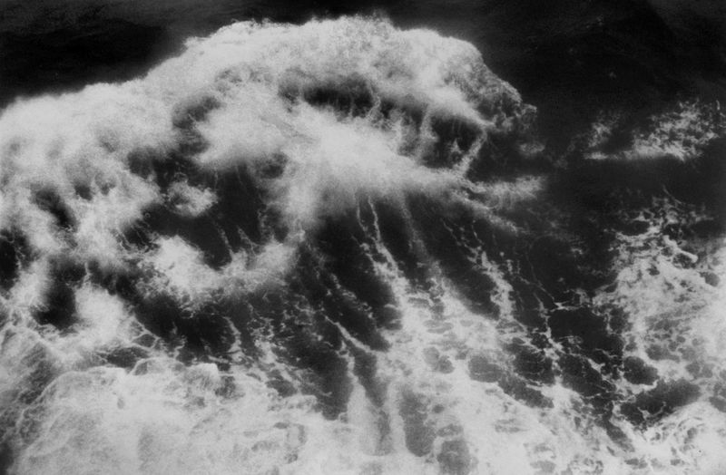 © Eriko Masaoka - Image from the TSUBUTSUMI / 粒神 photography project