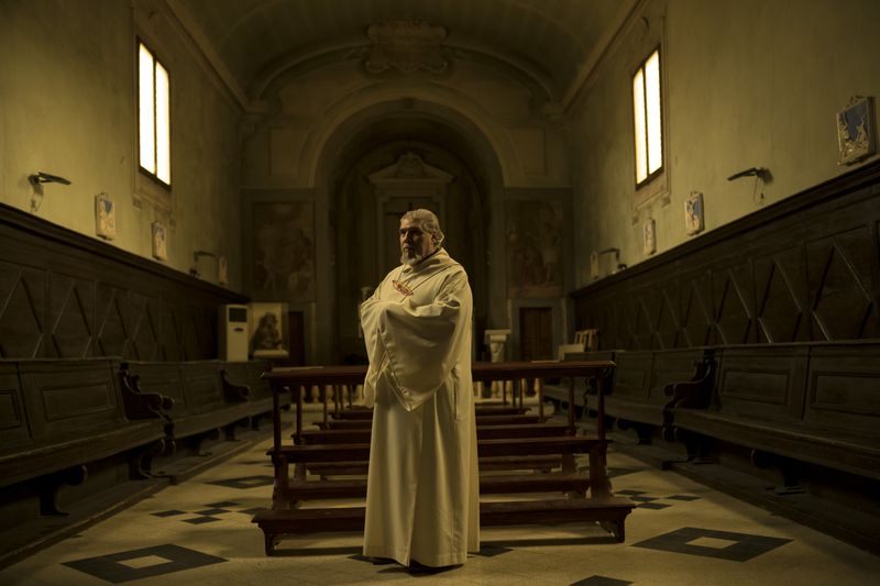 © Alice Pastorelli - Giuseppe: Francesco and Eleonora's father. He is a deacon of Catholic Church.
