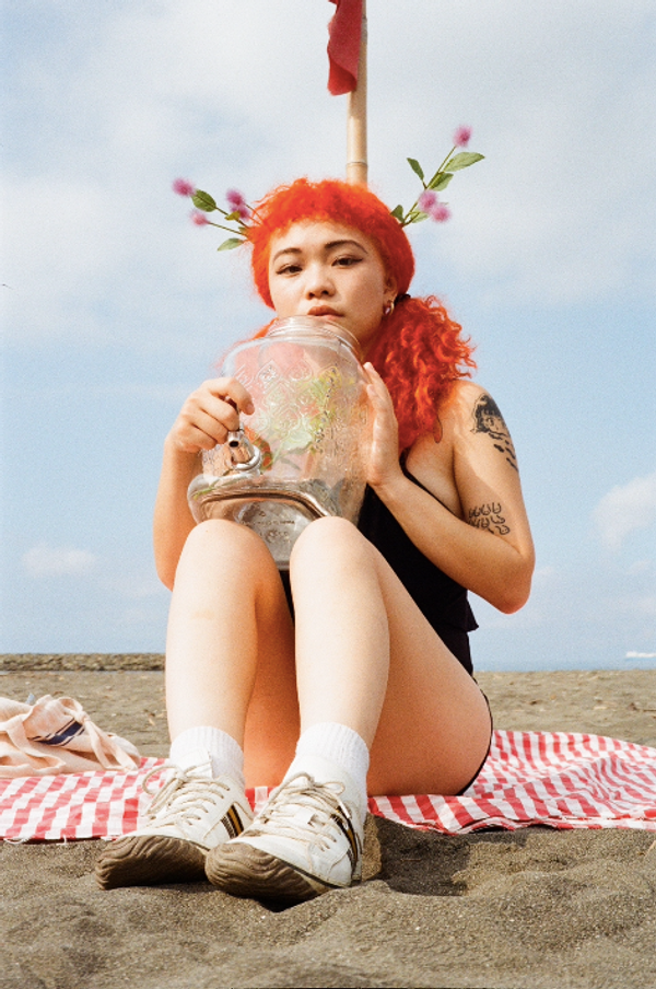 © Yu Hsuan Chang - G-Book: Orange Esther. The girl who just dyed her hair orange