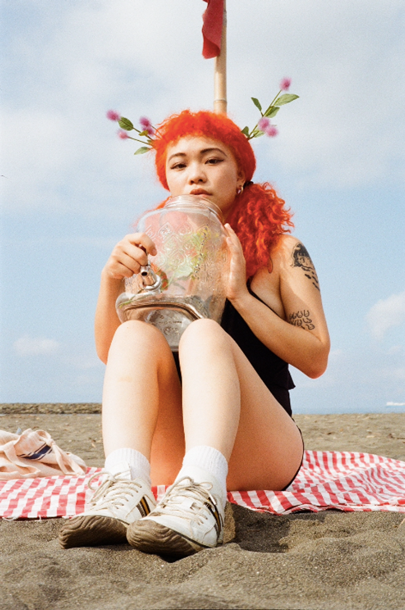 © Yu Hsuan Chang - G-Book: Orange Esther. The girl who just dyed her hair orange