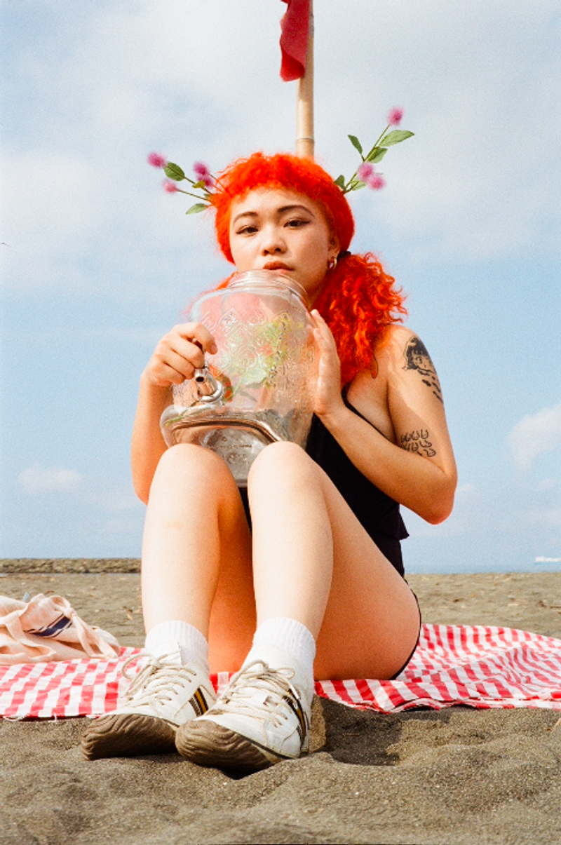 © Yu Hsuan Chang - G-Book: Orange Esther. The girl who just dyed her hair orange