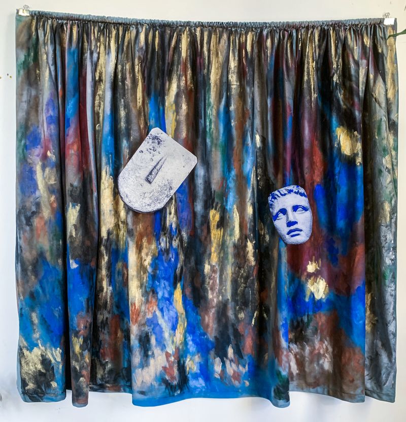 © SOFIA BORGES - example of velvet curtains painted