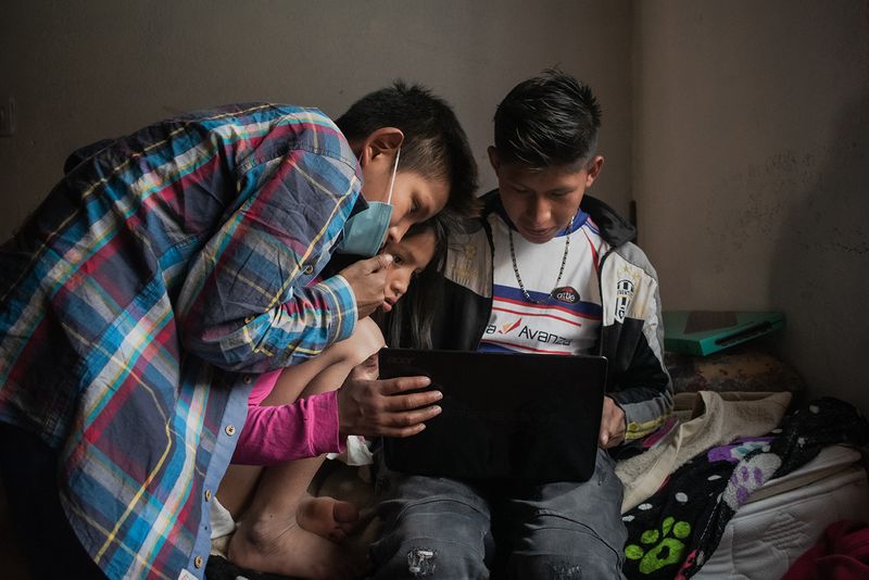 © JNicolasBernal - Image from the Ambachacke émbera chamí (The Mountain People Family) photography project