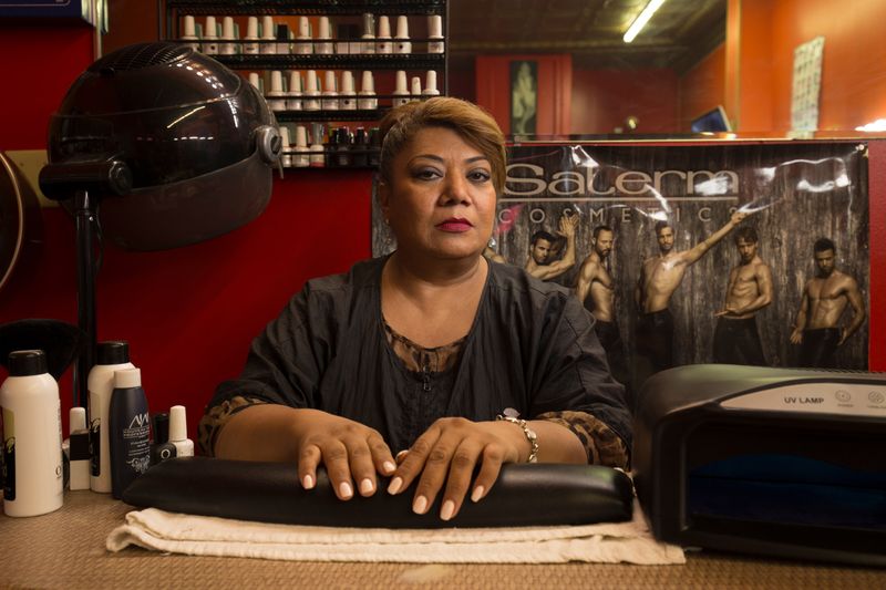 © Jonathan Michael Castillo - Maria, Miranda's Salon, Chicago (Pilsen) - 2018