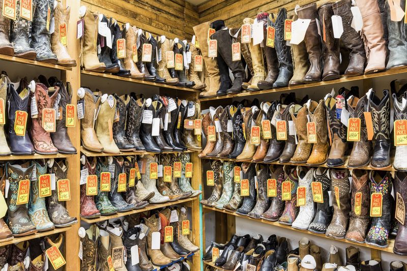 © Jonathan Michael Castillo - Alcala's Western Wear, Chicago (West Town) #2 - 2018