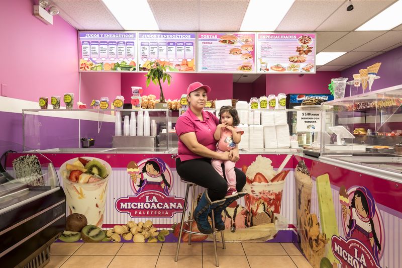 © Jonathan Michael Castillo - Maribel and Maya, La Michoacana Paleteria, Chicago (Kimball) - 2018