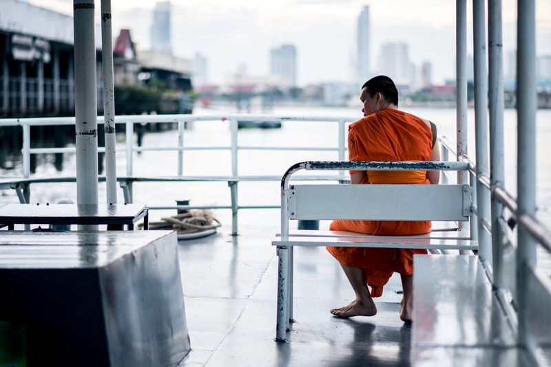 © Ploy Suphalak Phutpheng - Before the alms round