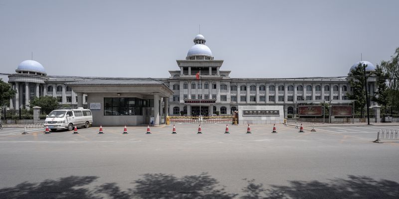 © WU GUOYONG - Image from the China's "White House" photography project