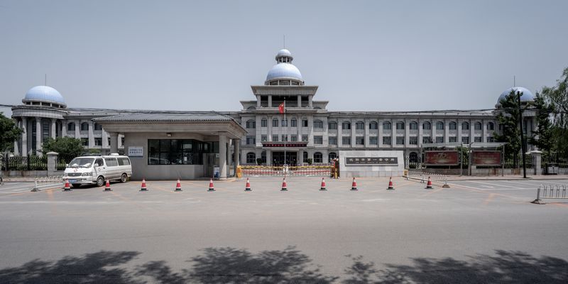 © WU GUOYONG - Image from the China's "White House" photography project