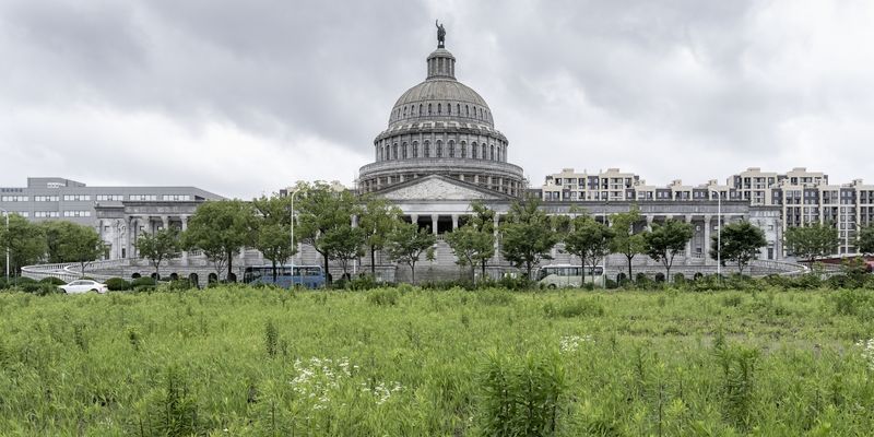 © WU GUOYONG - Image from the China's "White House" photography project