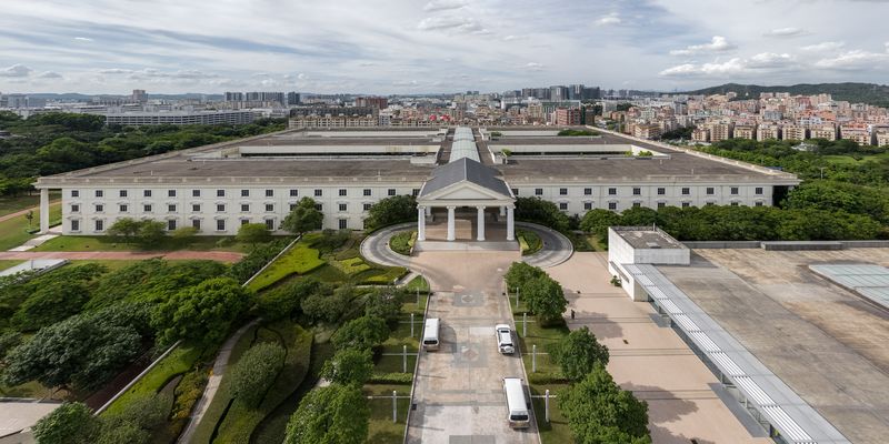 © WU GUOYONG - Image from the China's "White House" photography project