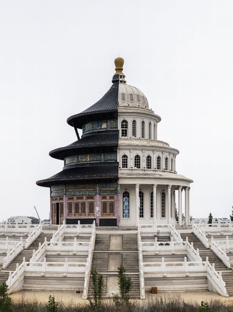 © WU GUOYONG - Image from the China's "White House" photography project