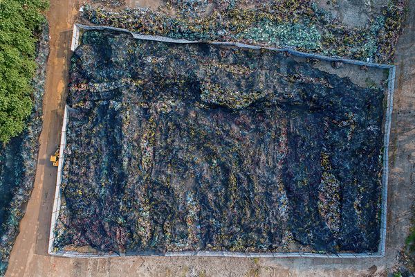 © WU GUOYONG - 11 Wuhan,China This bicycle cemetery is located on the Yangtze River embankment. 2018/08/05