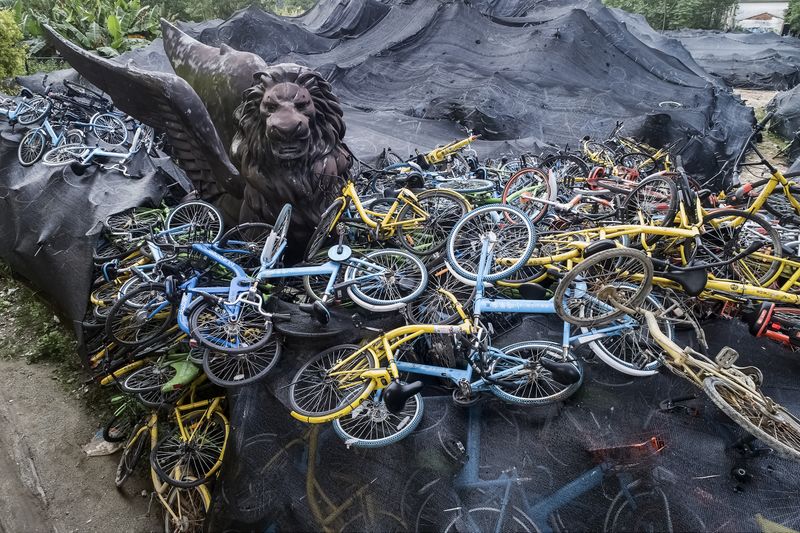 © WU GUOYONG - Image from the No Place to Place photography project