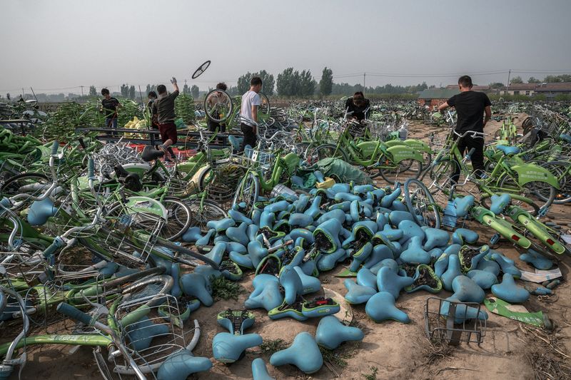 © WU GUOYONG - Image from the No Place to Place photography project