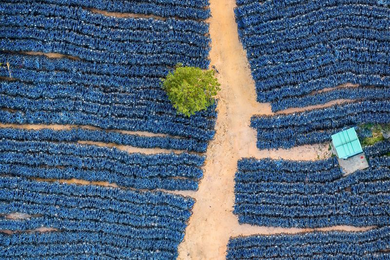 © WU GUOYONG - Image from the No Place to Place photography project