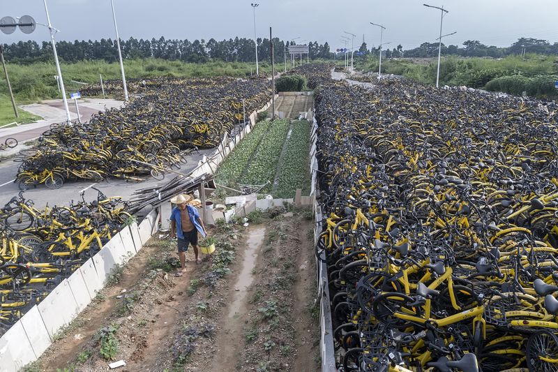 © WU GUOYONG - Image from the No Place to Place photography project