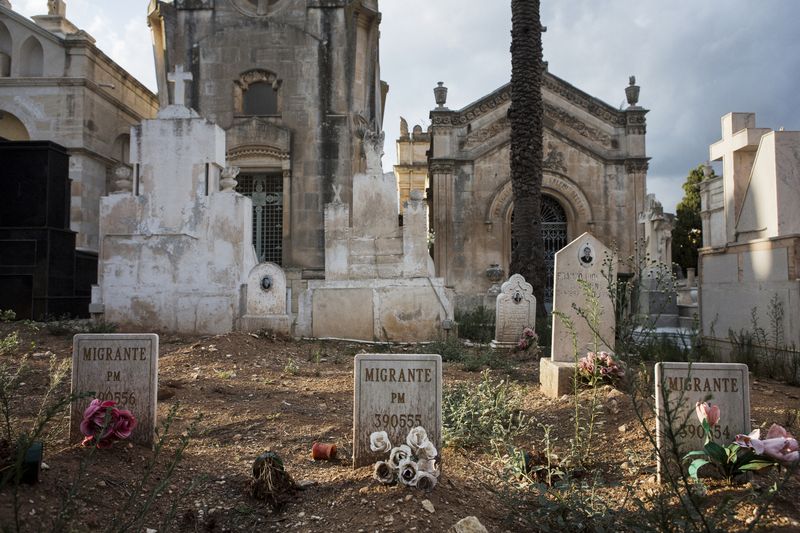 © Gianni Cipriano - Anonymous refugee graves. Sicily, 2016