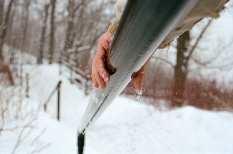 © Dylan Anderson - First Snow, Cold Hand