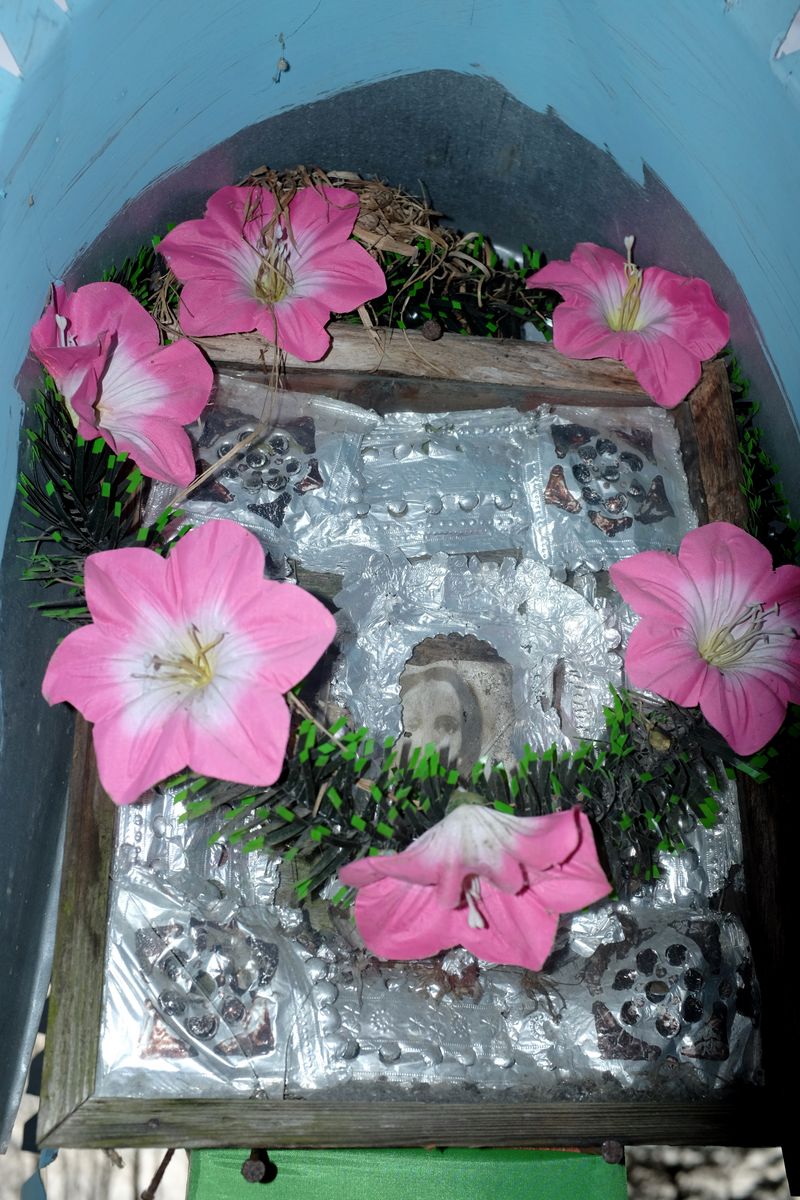 © Lesia Pcholka - Image from the ROADSIDE OBJECTS photography project