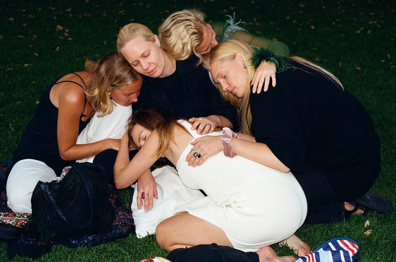 © Lydia Toivanen - Sisters Hugging Olga, 2024