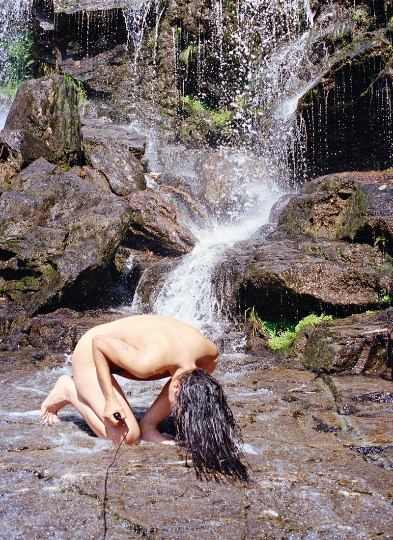 © Karla Hiraldo Voleau - Crash, Ticino, 2024.