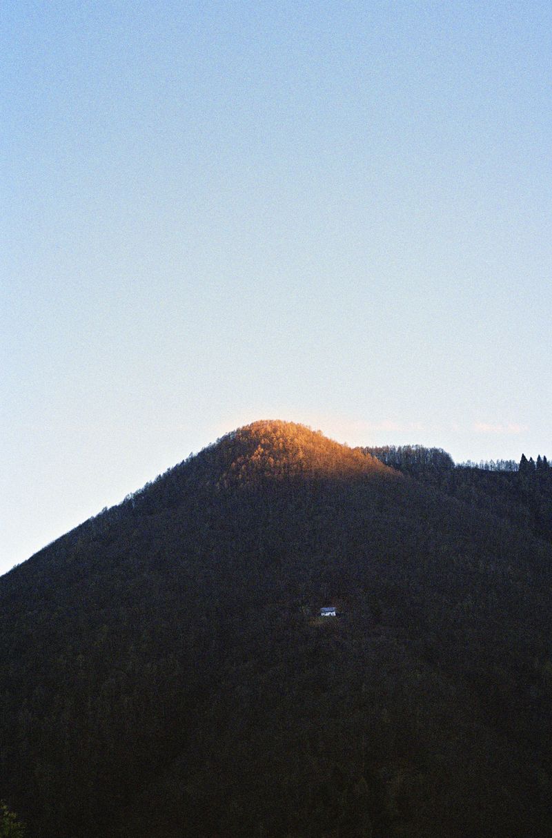 © Karla Hiraldo Voleau - Ticino. Nipple. 2024.
