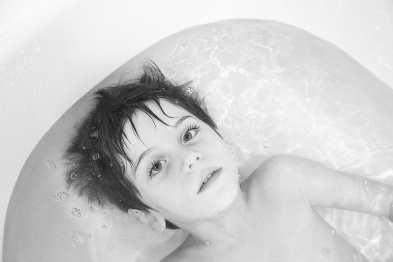 © Madelaine Ekserciyan - The last one to take the bath. He wanted to enjoy. Alone. In peace.