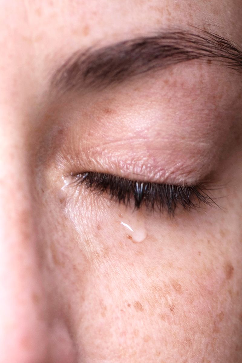 © Madelaine Ekserciyan - Tear from 1kilogram of peled onions.