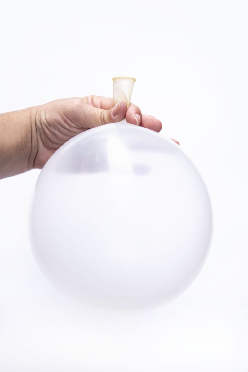 © Madelaine Ekserciyan - Air. One exhale. ½ liters