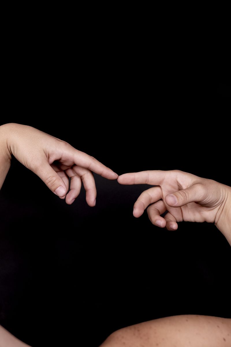 © Madelaine Ekserciyan - The conection