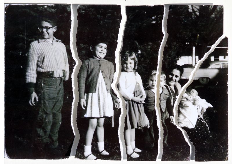 © Paloma Lounice - Family Portrait, Project: Ramona, Digital Print, 2020.