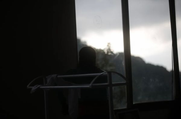 © OLIVER AOUN PHOTOGRAPHER - Image from the LOOK AT WHAT I SEE photography project