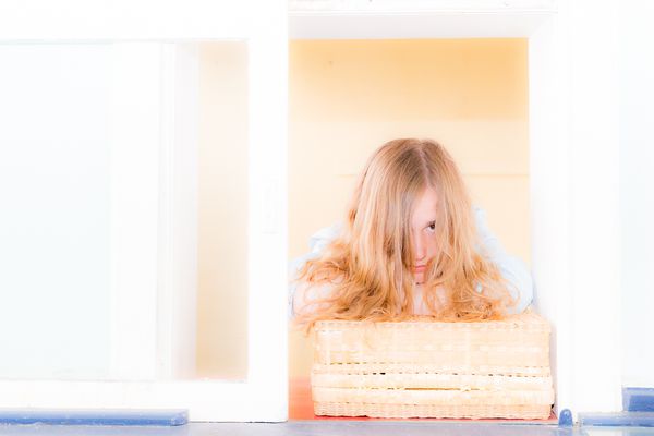 © Nathalie Stroobant - Image from the too Light to Travel photography project