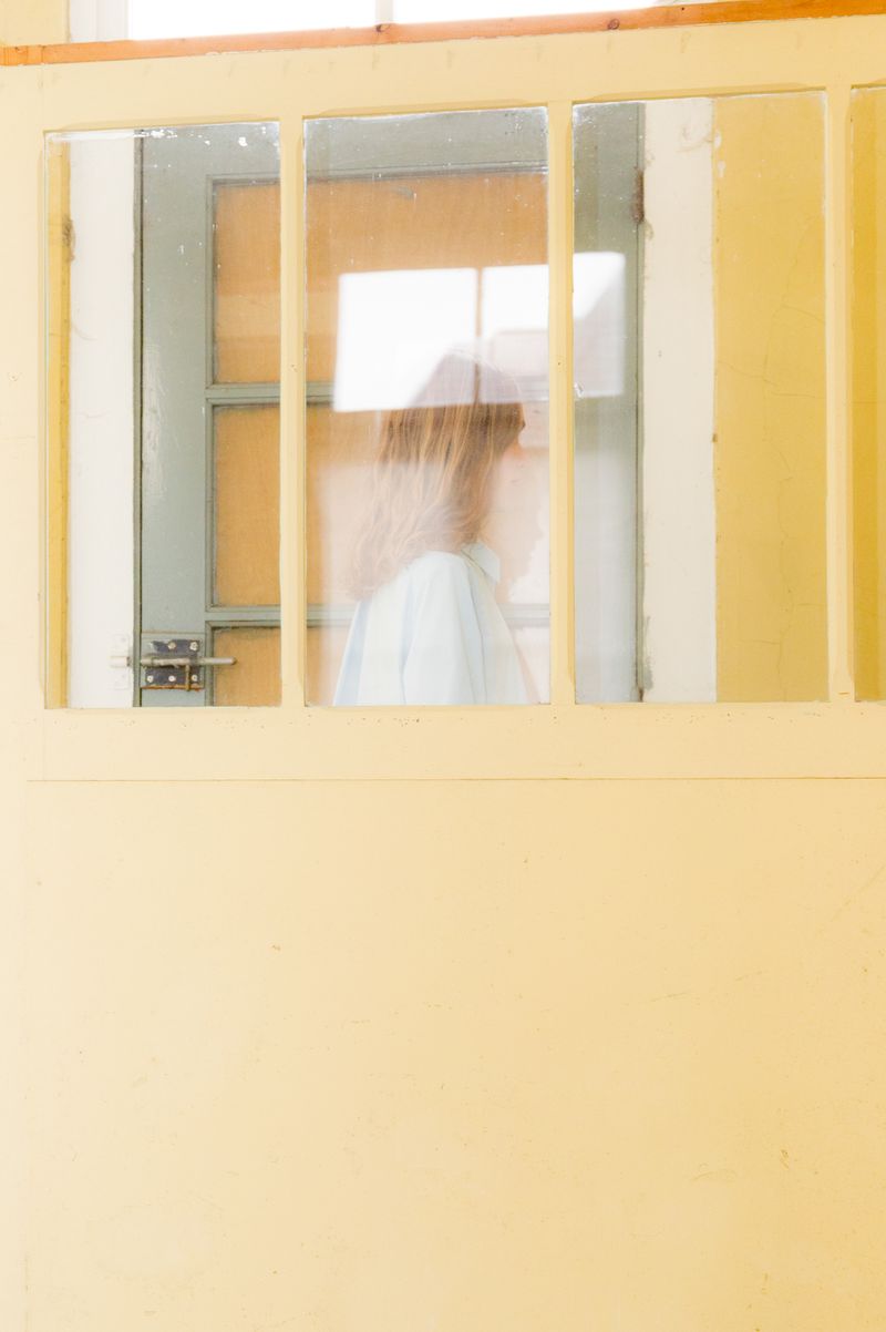 © Nathalie Stroobant - Image from the too Light to Travel photography project