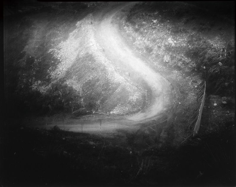 © Mayumi Suzuki - A cliff like a tsunami