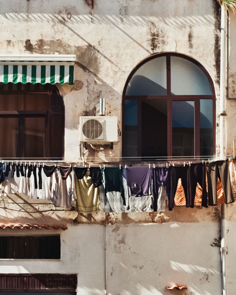 © Lina Ardila - Image from the Estate Spiaggia Sale Sole photography project