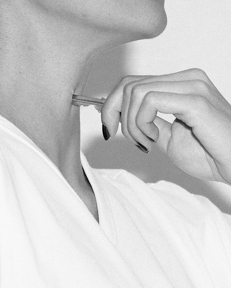 © Meg De Young - Key in neck, 2026