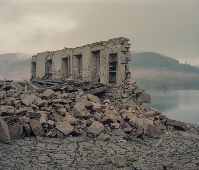 © Carlos Folgoso Sueiro - Image from the Alén do lago photography project