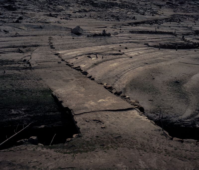 © Carlos Folgoso Sueiro - Image from the Alén do lago photography project