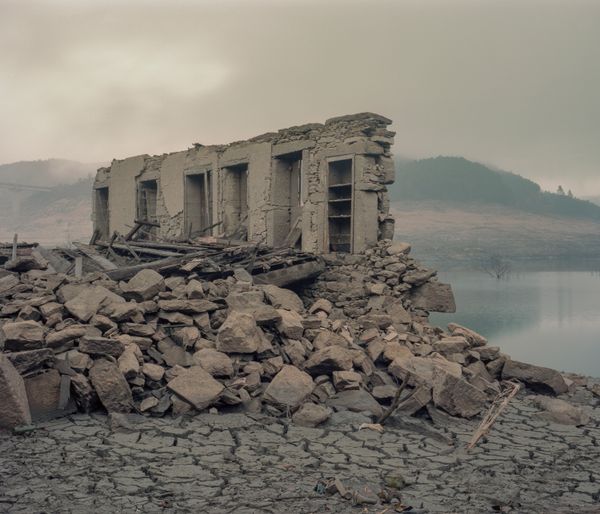 © Carlos Folgoso Sueiro - Image from the Alén do lago photography project