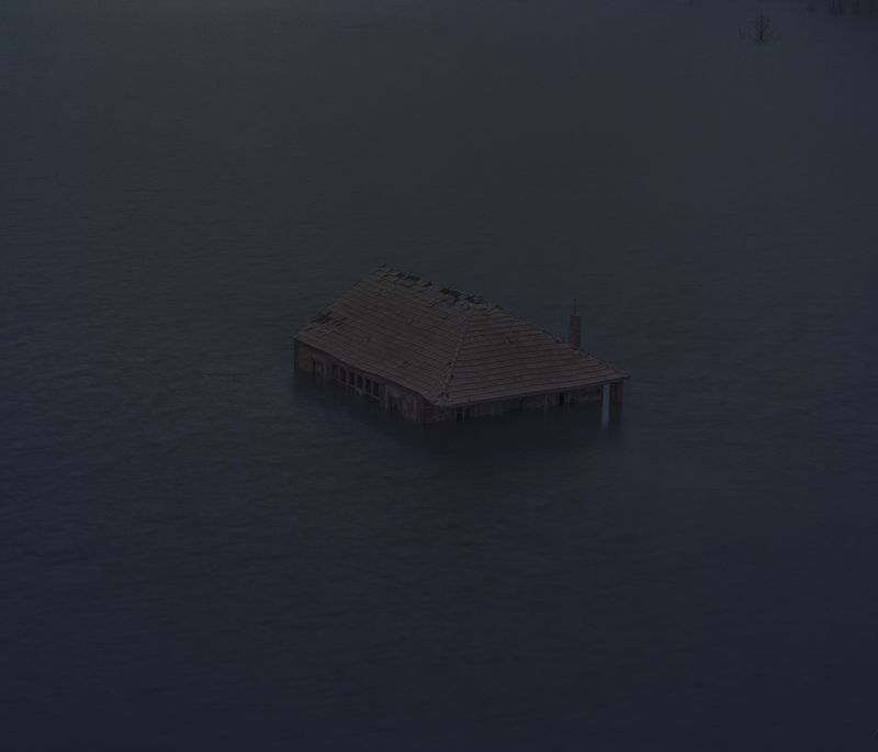 © Carlos Folgoso Sueiro - Image from the Alén do lago photography project