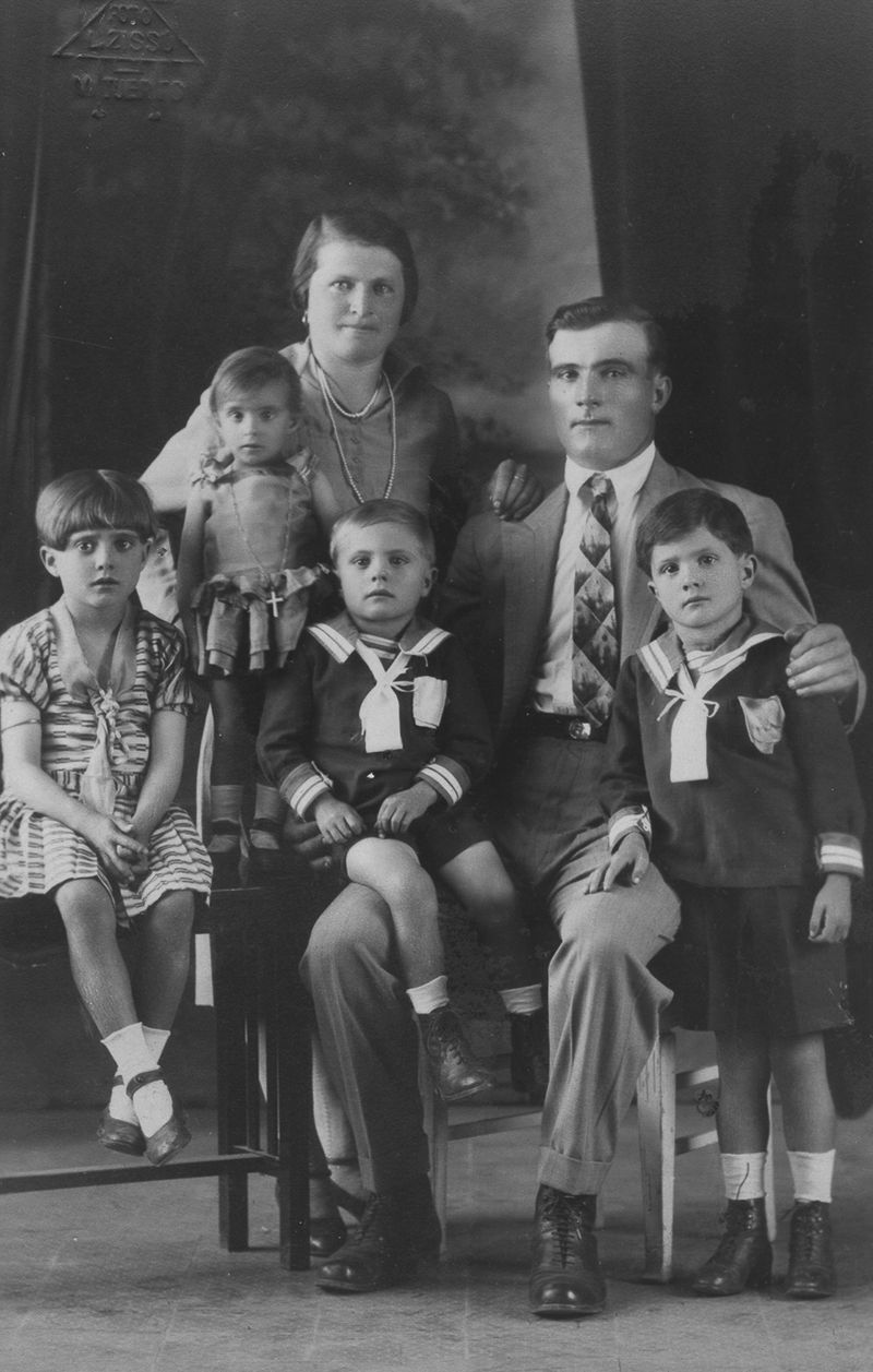 © Rosa Lacavalla - Image from the La Festa Dell'Equatore photography project