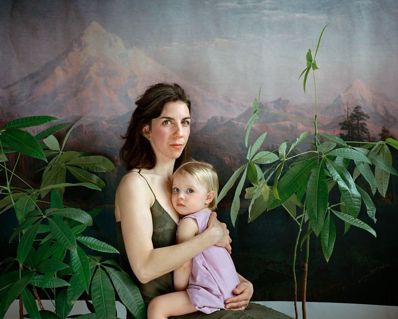 © Marisa Portolese - Molly Moreau & Greta Bergen, c-print, 40 x 50 inches, 2018