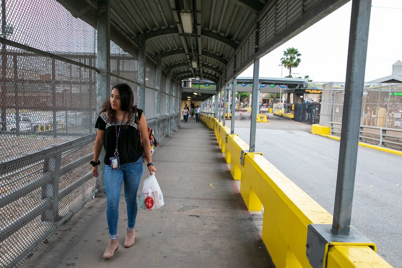 © Ilana Panich-linsman - Image from the VALLEY GIRLS: Coming of Age Along the Border photography project