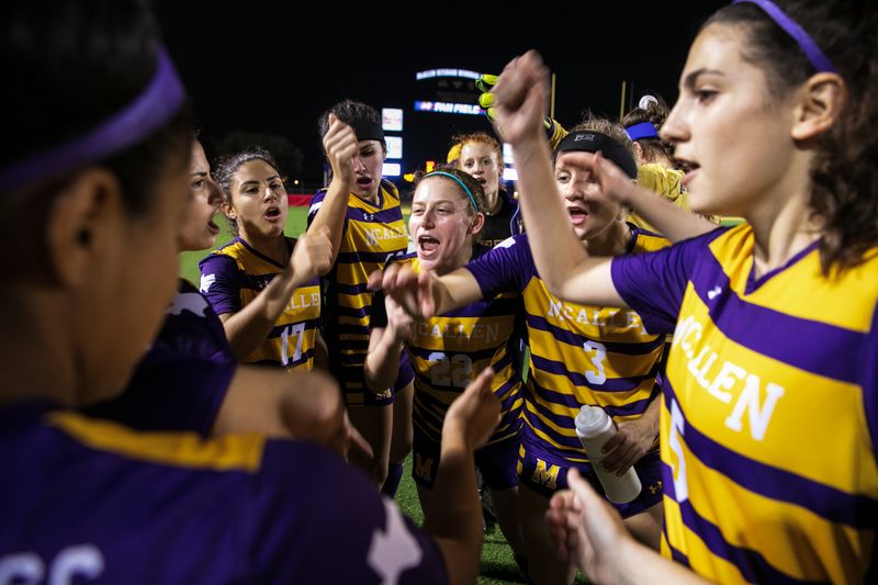 © Ilana Panich-linsman - Image from the VALLEY GIRLS: Coming of Age Along the Border photography project